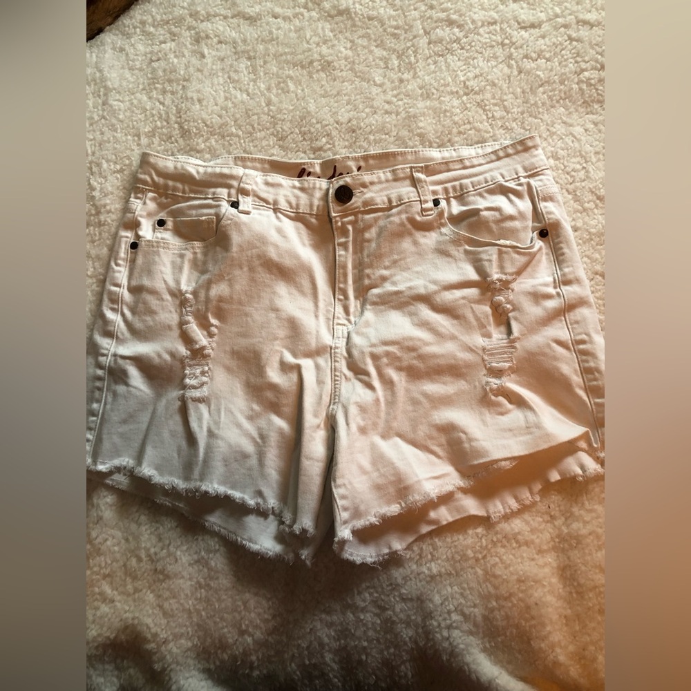 Chic Denim White Distressed Shorts - size 16 - 40”w x 14”L